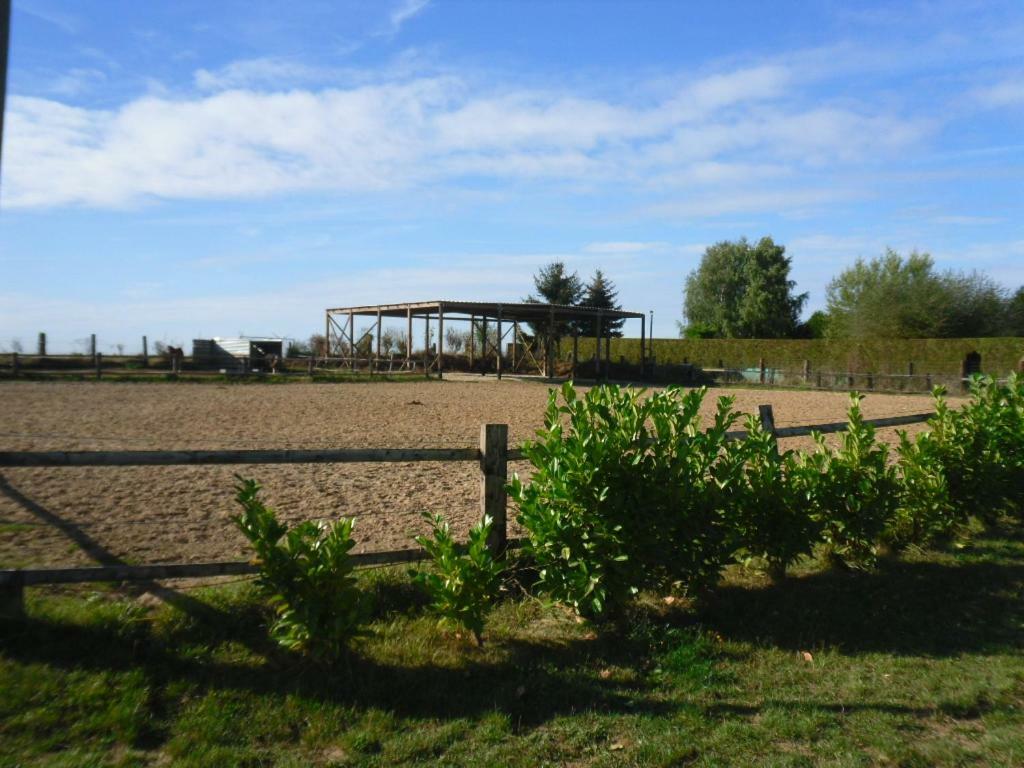 La Mini Ferme De Maelou Villa Sermaises Exterior foto